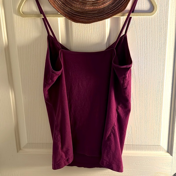 Old Navy Plum Stretch Tank EUC Size L - Picture 4 of 4
